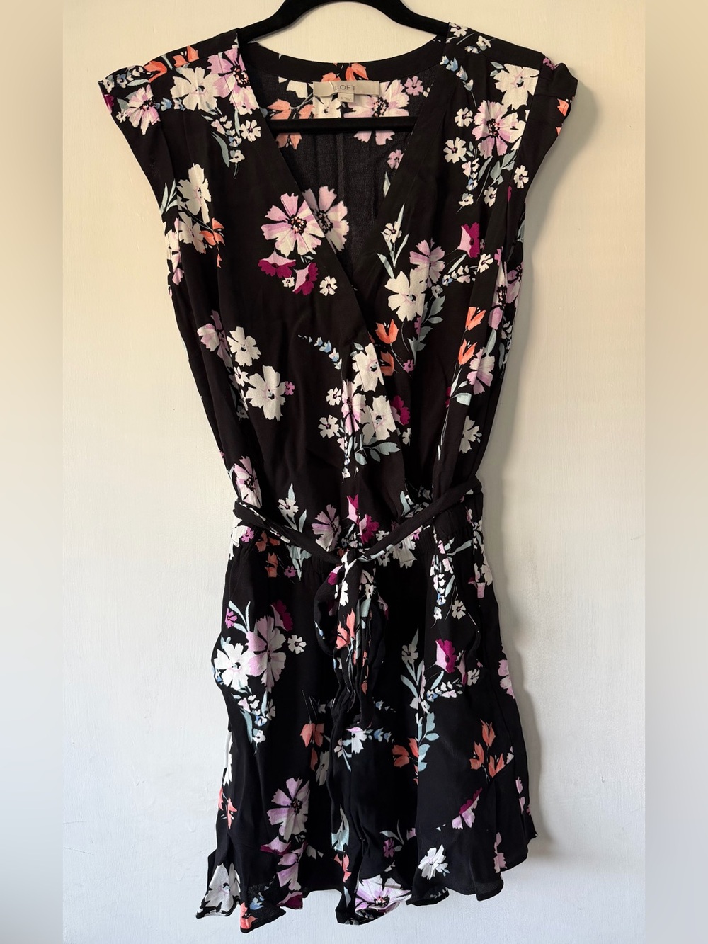 Ann Taylor LOFT Garden Floral Ruffle Romper. NWOT. Size S. - Picture 4 of 9